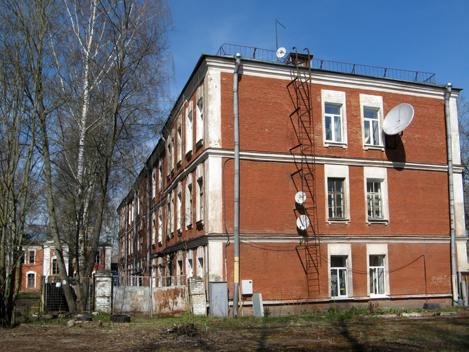 Казармы лейб-гвардии Сводно-Казачьего полка и лейб-гвардии 5-й Конной батареи)